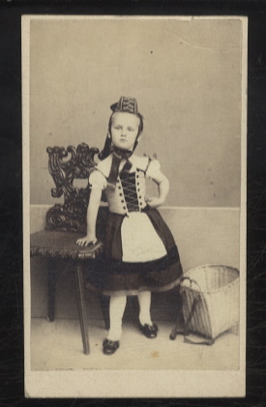 CdV Photography little girl in traditional costume