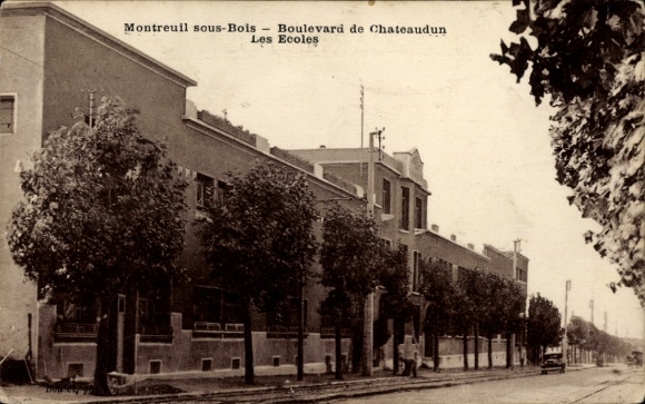 Ak Montreuil sous Bois Seine Saint Denis, Boulevard de Chateaudun, Les Ecoles, Bäume, Straße