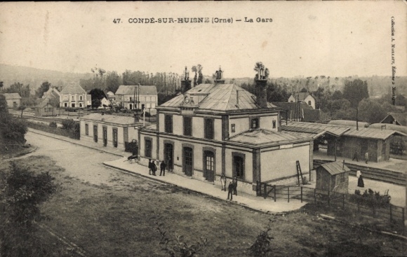 CPA Condé-sur-Huisne Orne, La Gare