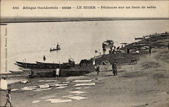 Ak Sudan French Mali, vis op een zwarte oever