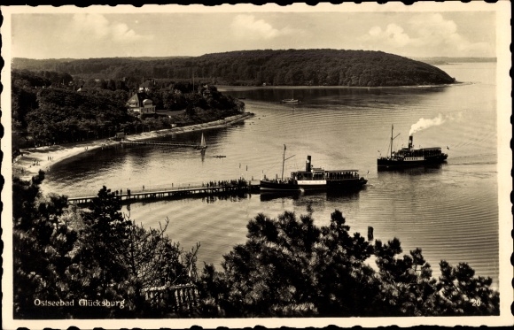Postcard Glücksburg on the Baltic Sea, steamer at the landing stage