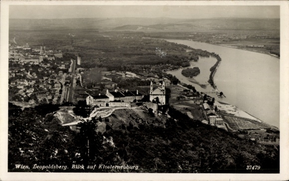 Ak Wien 19. Döbling Kahlenbergerdorf, Blick auf Klosterneuburg, Leopoldsberg,  Ansicht