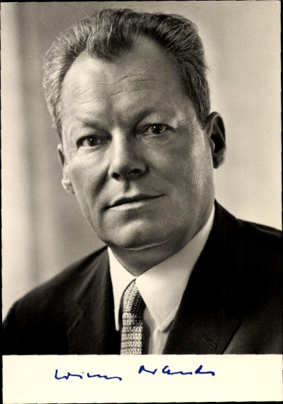 Postcard Chancellor Willy Brandt, Chairman of the SPD, Portrait, Autograph