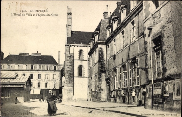 Postcard Quimperlé Finistère, Hôtel de Ville, Église Ste-Croix, street, building