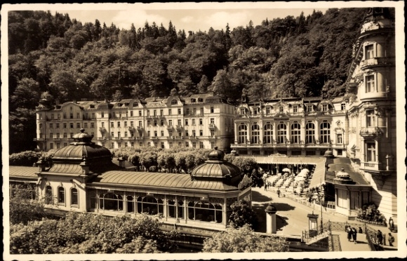Postcard Karlsbad in Baden, Grandhotel Pupp, garden, forest, architecture
