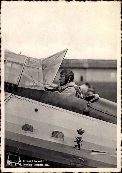 Ansichtkaart Le Roi Leopold III, Propaganda aéronautique, koning Leopold III. in het vliegtuig