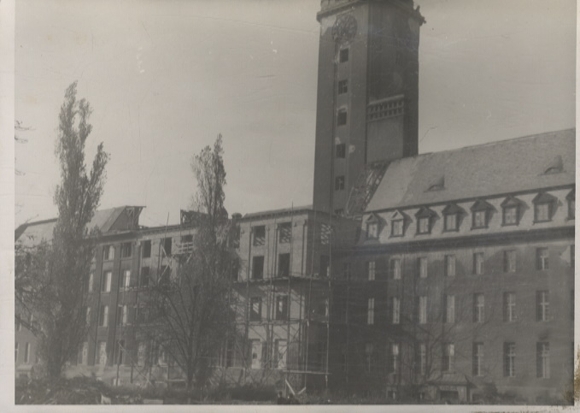 Original photo Berlin Spandau, Town Hall Spandau, around 1946