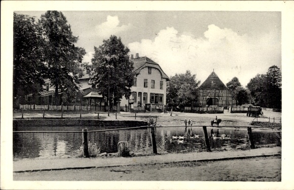 Postcard Hoisdorf in Schleswig Holstein, Harms Gasthof am Dorfteich