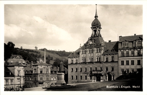 Ak Annaberg Buchholz im Erzgebirge,  Rathaus, Markt mit Brunnen und weitere Gebäude