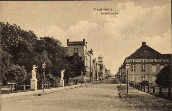 KP Neustrelitz w Meklemburgii, Schlossstrasse