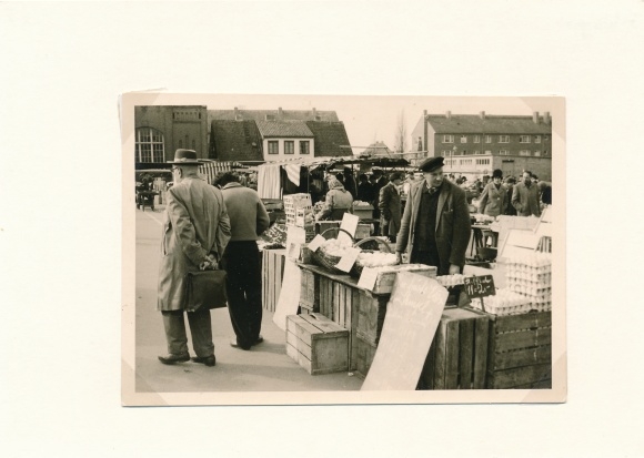 Photo Hamburg Nord Barmbek, weekly market, market stall