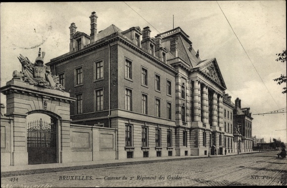 Postcard Bruxelles Brussels, Caserne du 2e Regiment des Guides