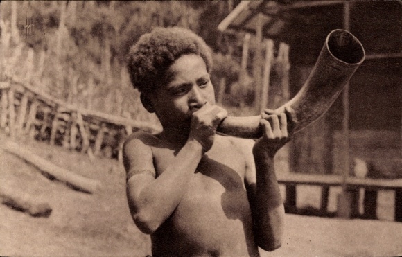 Postcard Missions of Oceania, Call in the Bush