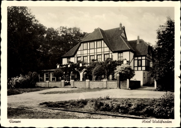 Postcard Dünsen in Lower Saxony, Hotel Waldfrieden, owner Heinrich Rogge, railway line