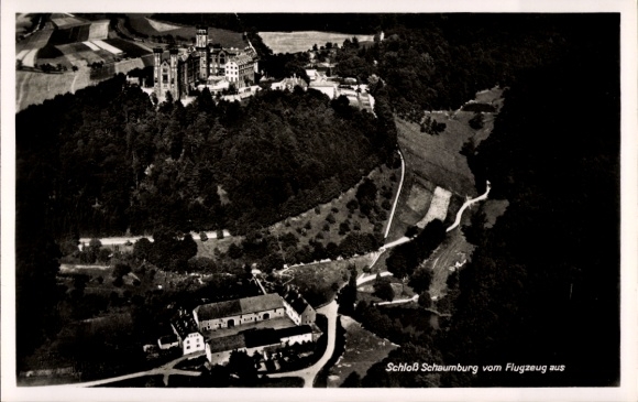 Postcard Schaumburg Rinteln on the Weser, aerial photograph of the castle surrounding the landscape, black and white