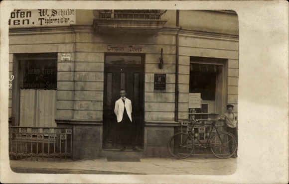 Photo Postcard Hamburg Eimsbüttel Eidelstedt, Kieler Straße corner Wendrichstraße, hairdresser Christian Tewes