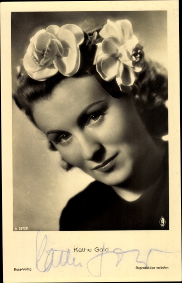Ak-actrice Käthe Gold, portret met bloemen in het haar