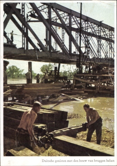 Ak Pioniere errichten eine Brücke, Wehrmacht, II. WK