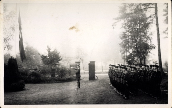 Foto Ak Hage Niedersachsen, Friedhof, Ehrenmal, II. WK, Deutsches Rotes Kreuz