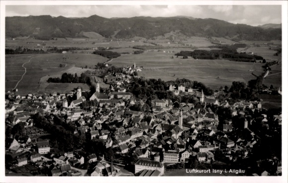 Ak Isny im Allgäu, Luftkurort Isny i. Allgäu, Landschaft, Altstadt,  Gebäude