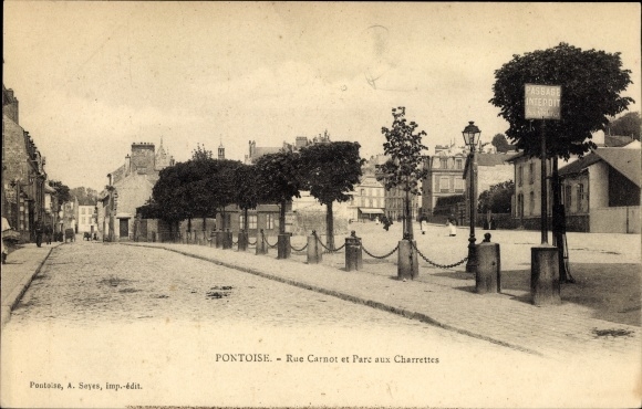 Postcard Pontoise Val d&#39;Oise, Rue Carnot and Parc aux Charrettes