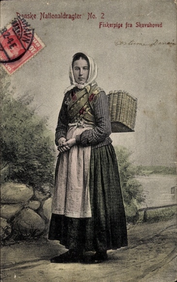 Postcard woman in Danish costume, Fiskerpige fra Skovshoved