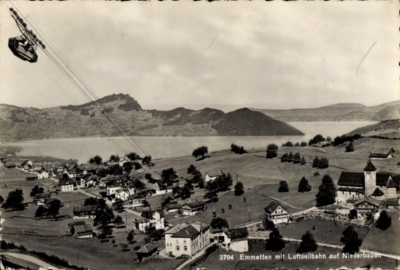 KP Emmetten Kt. Nidwalden, krajobraz górski, kolejka linowa, Niederbauen, budynki mieszkalne