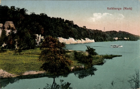 Ak Kalkberge Rüdersdorf in der Mark, Kalkberge, See, Bäume, Boot, Uferlandschaft