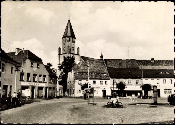 Ak Wittichenau in der Oberlausitz, Marktplatz, Kirche