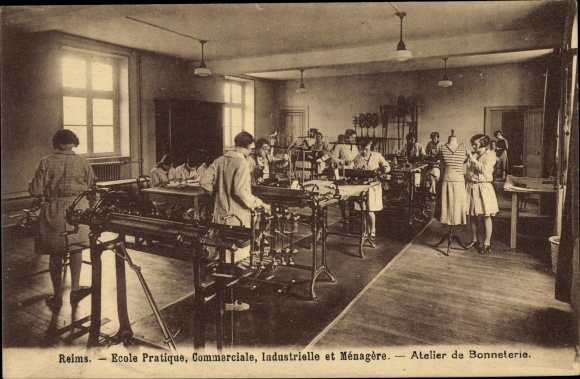Postcard Reims Marne, Practical, Commercial, Industrial and Household School, Hosiery Workshop