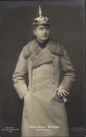 Ak Prinz August Wilhelm von Preußen, Portrait, Mantel, Pickelhaube, Liersch 1601