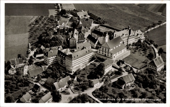 Postcard Reute Bad Waldsee in Upper Swabia Württemberg, aerial view of Reute Monastery, surrounded by meadows
