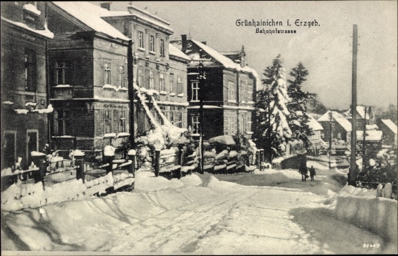 Postcard Grünhainichen in the Erzgebirge, Bahnhofstrasse, winter