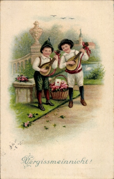 Postcard Wasserburg am Inn Upper Bavaria, two boys in traditional costume playing mandolins.