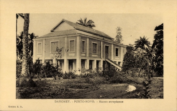 Ak Porto Novo Dahomey Benin, Haus, europäische Architektur, tropische Vegetation