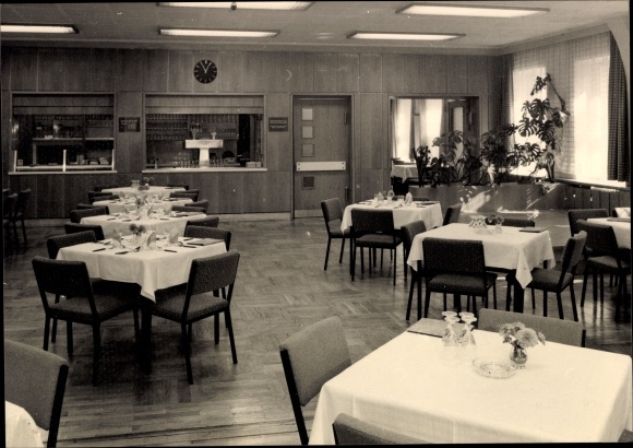 Postcard Olbersdorf in Saxony, VEB Chemiehandel Ferienheim Olbersdorf Heimgaststätte, dining room