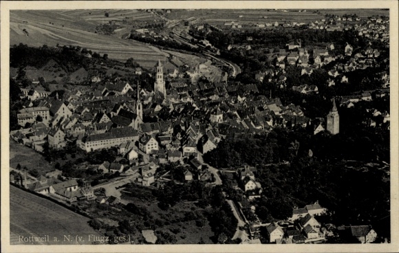 Ak Rottweil am Neckar, Luftaufnahme von  viele Gebäude, Kirche, Landschaft