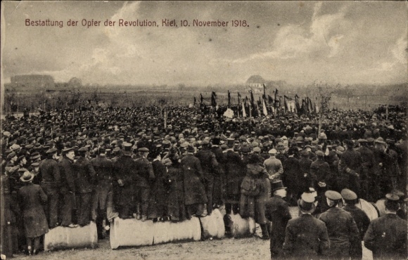 Ak Kiel, Bestattung der Opfer der Revolution, 10. November 1918