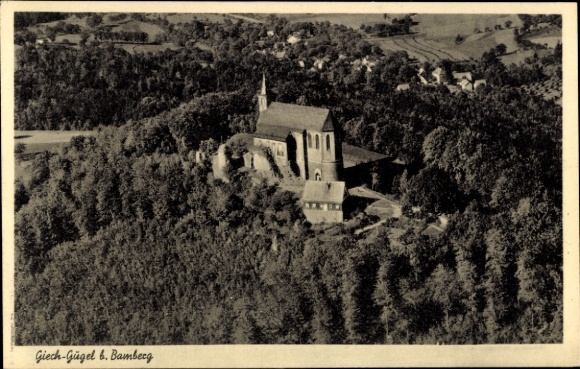 Ak Bamberg in Oberfranken, Luftaufnahme der Wallfahrtskapelle Gugel, Waldlandschaft, romantische 