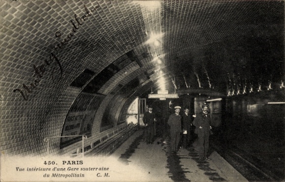 Postcard Metro Paris, interior view of a Metropolitain subway station, Direction de Villiers
