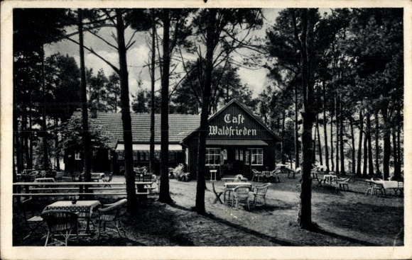 Ak Wuthenow Neuruppin in Brandenburg, Café Waldfrieden, Schwarzwald, Tische im Freien, Bäume