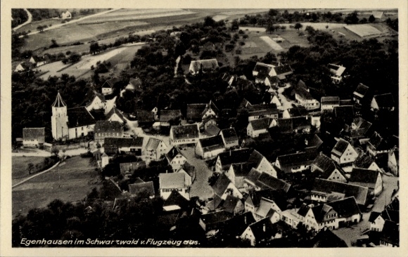 Ak Egenhausen im Nordschwarzwald, Luftaufnahme von  Schwarzwald, Kirche sichtbar