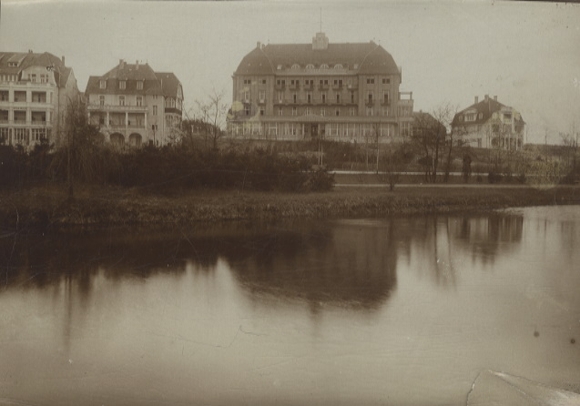 Original photo of Salzuflen in North Rhine-Westphalia, park with Hotel Fürstenhof, around 1900