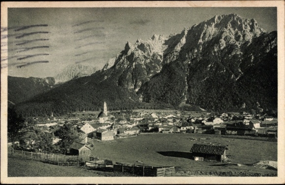 Ak Mittenwald in Oberbayern, Berglandschaft,  Dorfansicht, Kirche, Poststempel