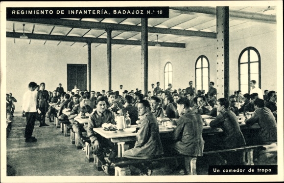 Postcard Badajoz Infantry Regiment No 10, A troop dining room