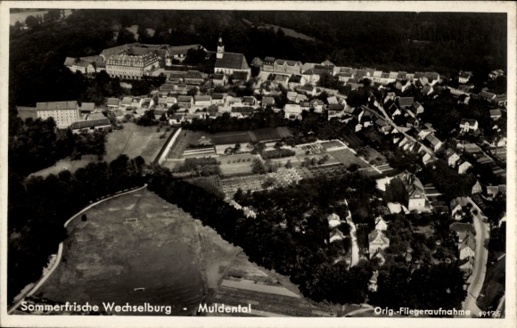 Ak Wechselburg in Sachsen, Blick auf den Ort, Fliegeraufnahme