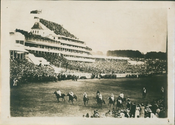 Foto: Epsom Surrey Anglia, Derby 1913, wyścigi konne, trybuny dla widzów