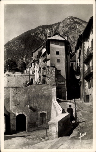 Postcard Briançon Briancon Hautes-Alpes, views, narrow streets, mountainous surroundings, buildings