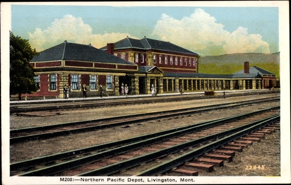 Ak Livingston Montana USA, Northern Pacific Depot, treinstation, spoorzijde
