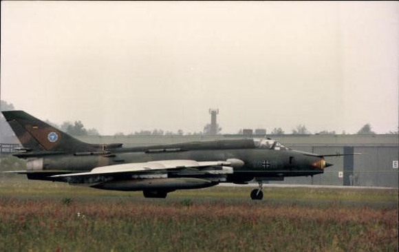 Set von 100 Fotos Flugzeuge und  Hubschrauber